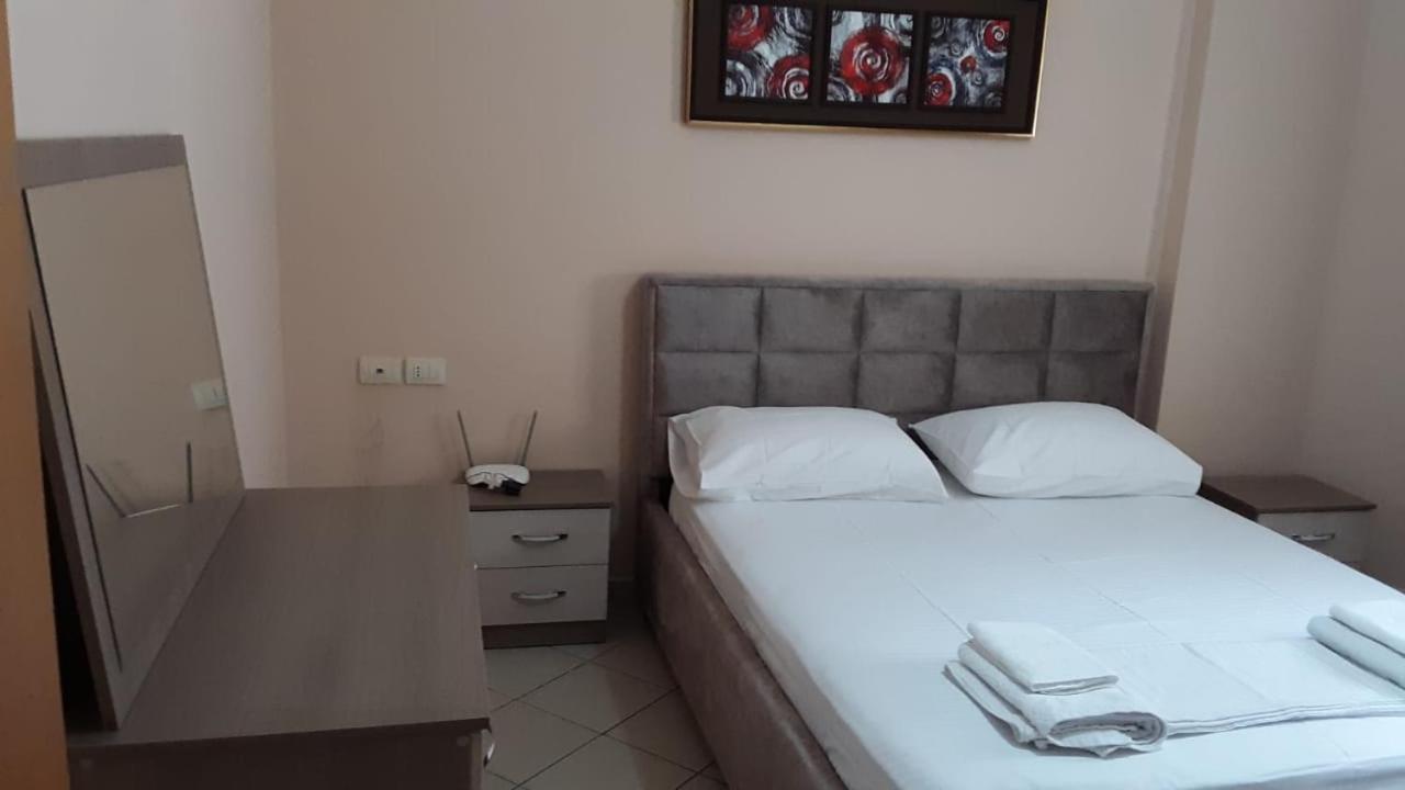 Lungomare Apartament Sea View Влёра Экстерьер фото