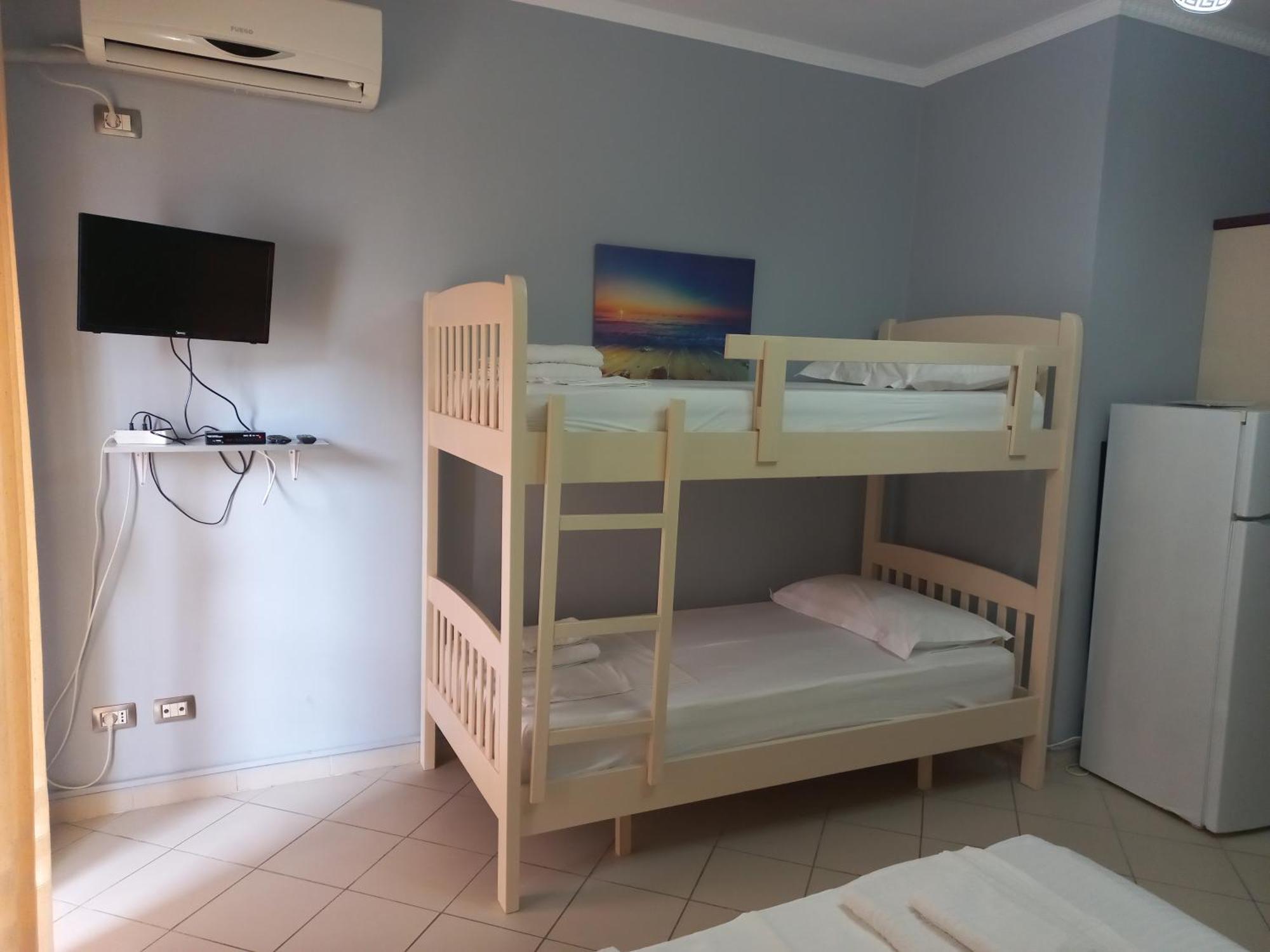 Lungomare Apartament Sea View Влёра Номер фото
